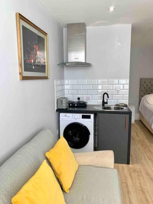 Seaside Snug, By The Beach, In Central Worthing With Parking Zewnętrze zdjęcie